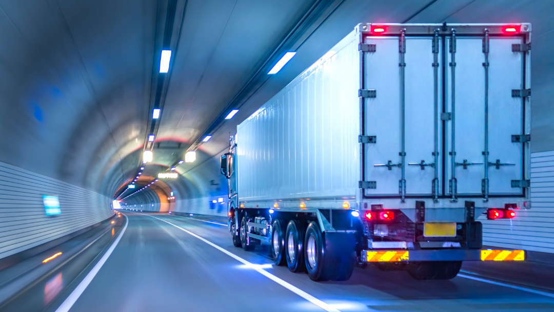 Leveraging Telematics Technology and Fleet Management Services for Enhanced Trucking Safety